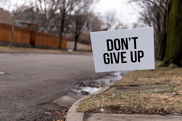 Dont_Give_Up_sign.jpg