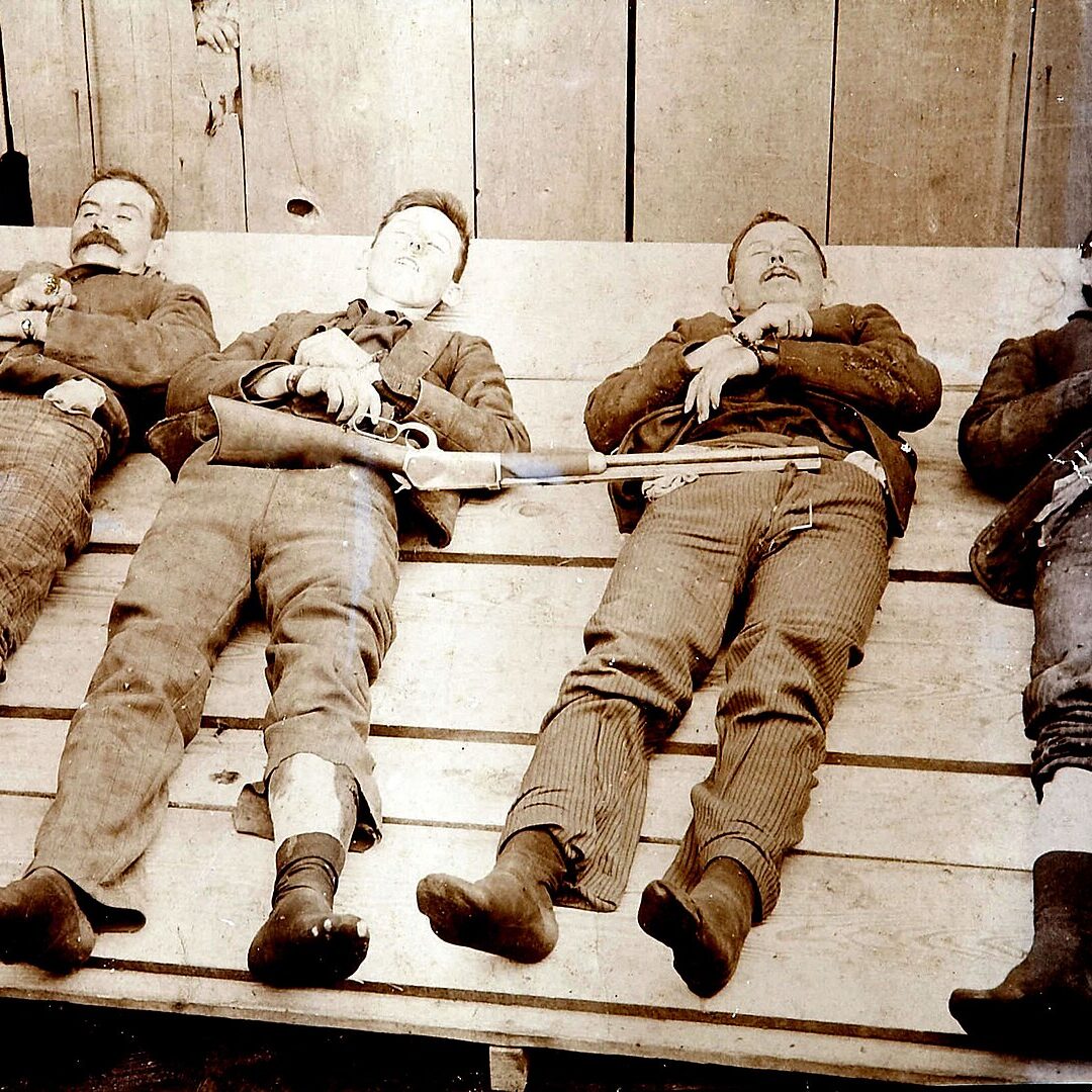 1441px-Dalton_Gang_memento_mori_1892